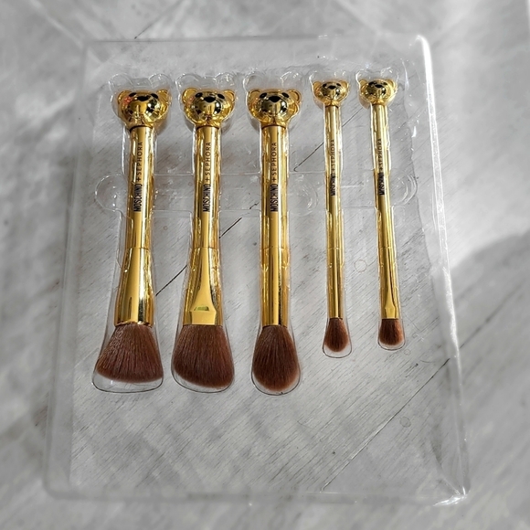 Moschino Other - Moschino+Sephora Makeup Brushes